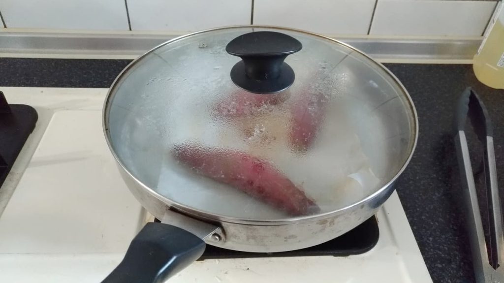 ステンレスフライパンで作る焼き芋