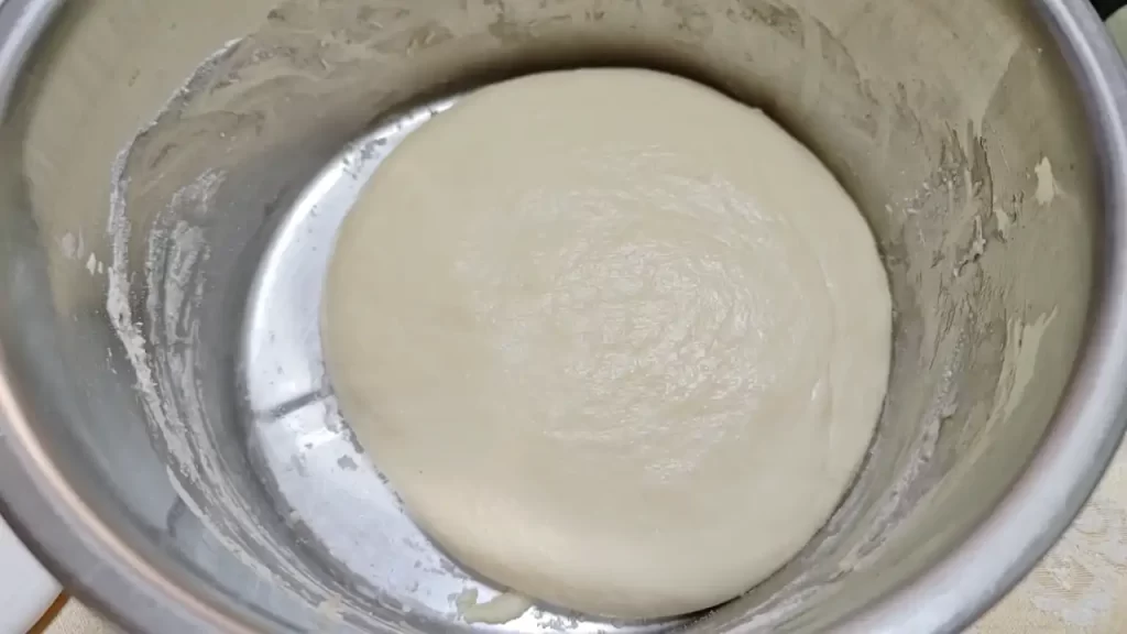 ほとんど膨らまなかったパンの生地