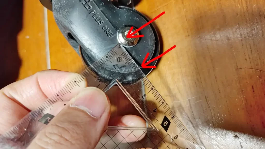 軸から最下部までの計測